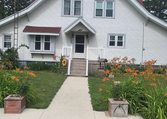 Peaceful Getaway On A Farm Near Waterloo, Iowa