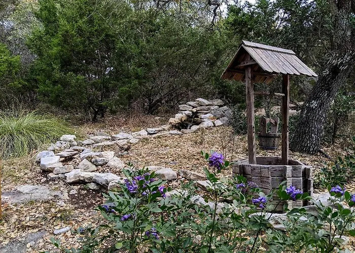 Tiny House With Amazing Views And Private Hiking Trails In Hill Country, Texas
