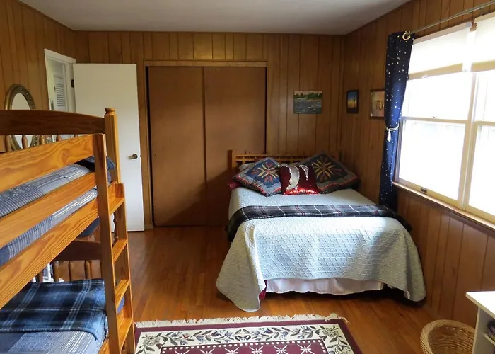 Rustic Cabin Rental Near Meramec State Park, Missouri