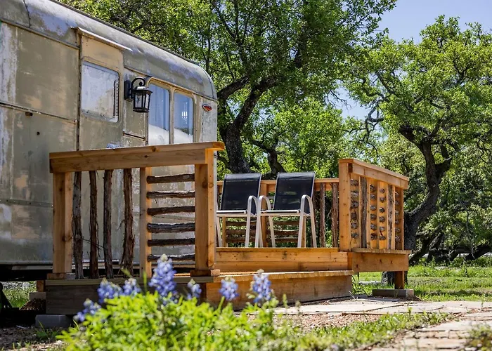 Charming Luxurious Airstream Beautifully Design With Indoor Bath In Texas