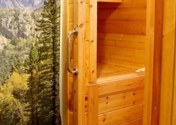 Amazing Family Vacations In Nature In This Cute Log Cabin Near Austin, Texas