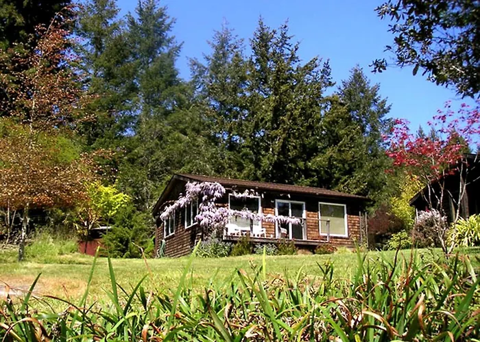Rural Vacation Cottage Near The Coast And The Town Of Albion In Northern California