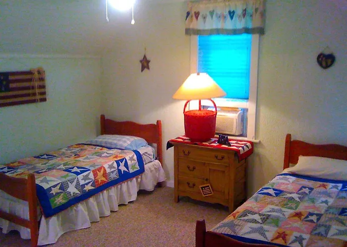 Historic Vacation Rental On Acres Of Farmland Near Aloha State Park, Michigan