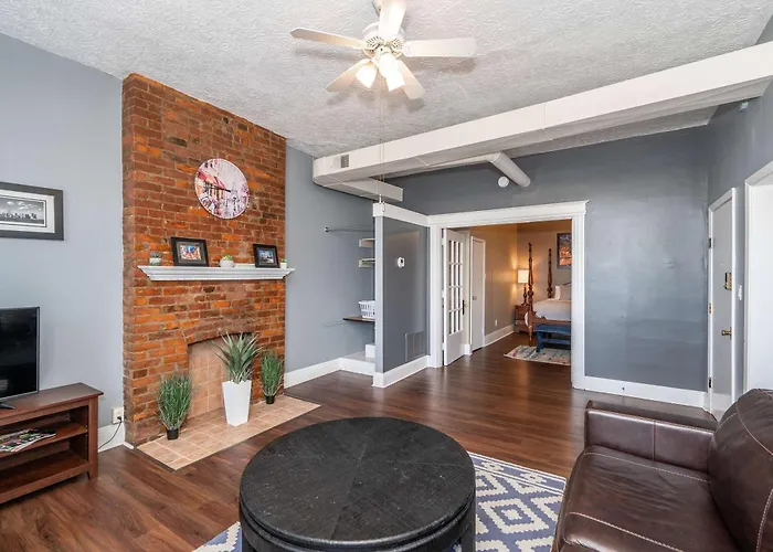 Monmouth Loft 1, Walk To Levee And Nightlife