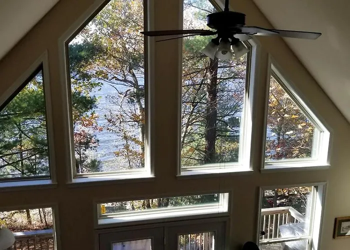Lakefront Vacation Rental With Superb Views Over Lake Wallenpaupack In Hawley, Pennsylvania