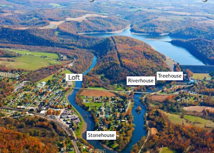 Beautiful Cabin With Hot Tub Surrounded By Trees In Confluence, Pennsylvania