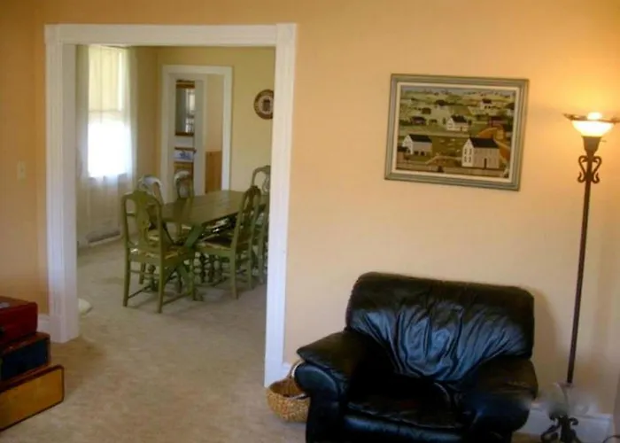 Historic Vacation Rental On Acres Of Farmland Near Aloha State Park, Michigan