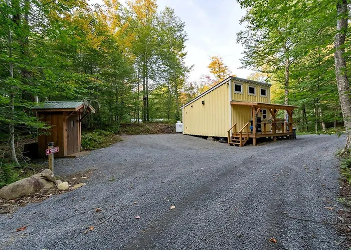 Pet Friendly Glamping In A Vintage Hay Wagon To Discover The Adirondacks