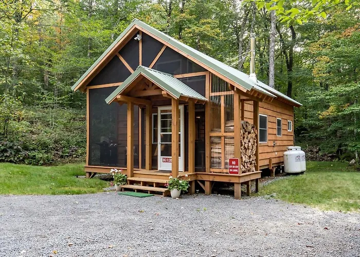 Charming Cabin For Glamping In The Adirondacks, Ideal For A Couples Getaway