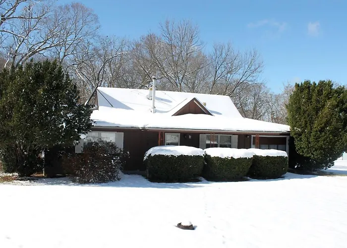 Rustic Cabin Rental Near Meramec State Park, Missouri