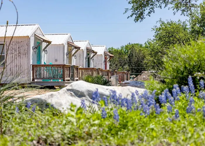 Charming Luxurious Airstream Beautifully Design With Indoor Bath In Texas