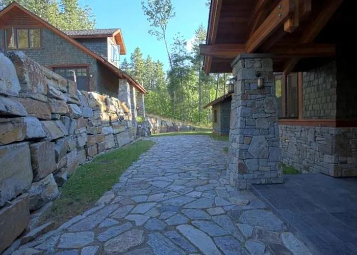 Lakeside Vacation Rental With Stunning Views And Spacious Interior On Flathead Lake, Montana