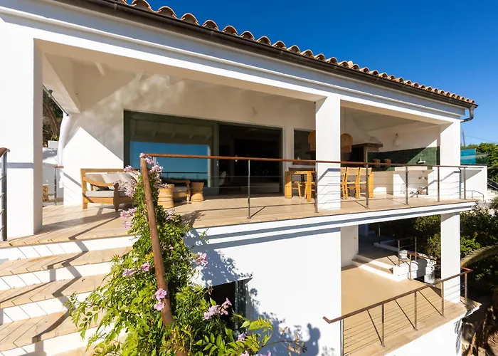 Villa Primavera Renovated Seaview Villa In Mahon