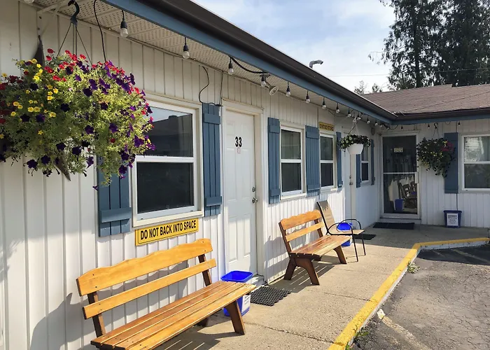 Creston Valley Motel