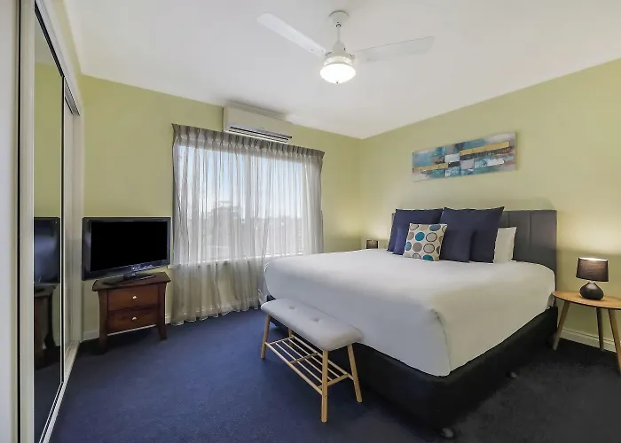 Hamilton Townhouse Motel