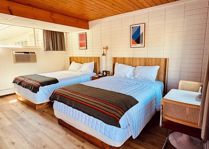 The Sierra Motel