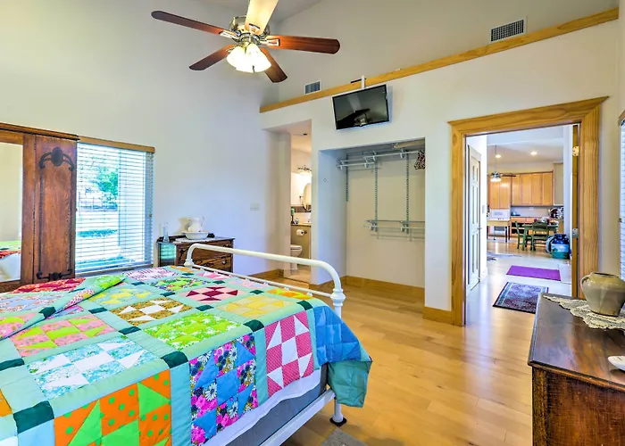 Johnson City 'Valley View' Hill Country Retreat
