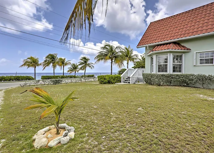Lovely 'Sea Dreams Villa' W/ Private Beach & Deck!