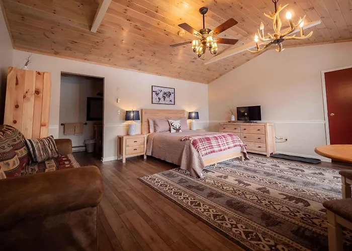 The Snowshoe Lodge