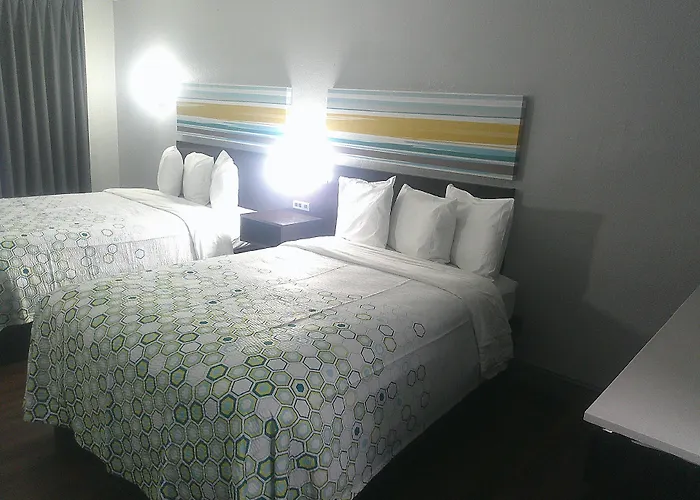 Hometowne Studios By Red Roof Richmond - Airport Sandston