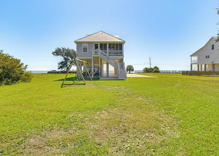 Walk To Beach: Oceanfront Home W/ Outdoor Kitchen