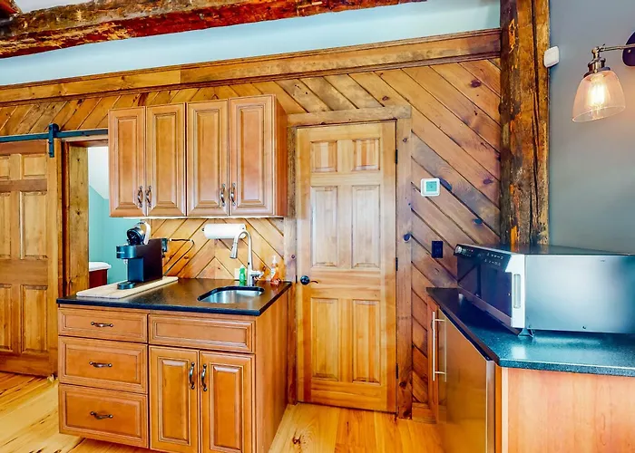 The Lodge - Suite #3