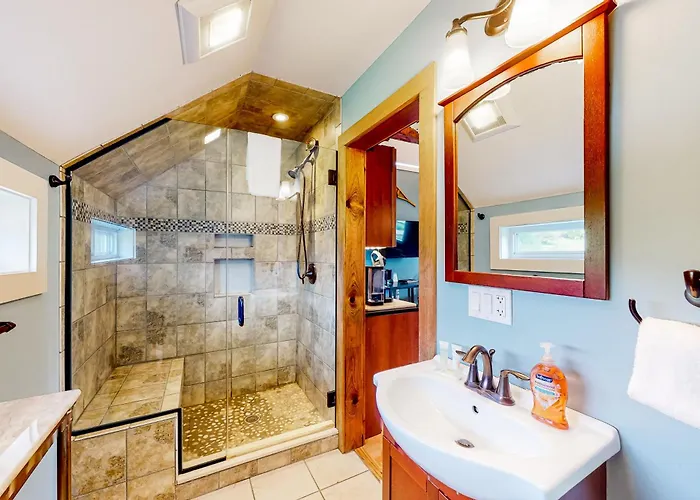 The Lodge - Suite #3