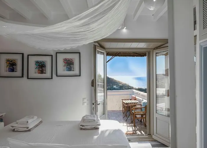Sea & Sunset View Villa Chora With Private Jacuzzi
