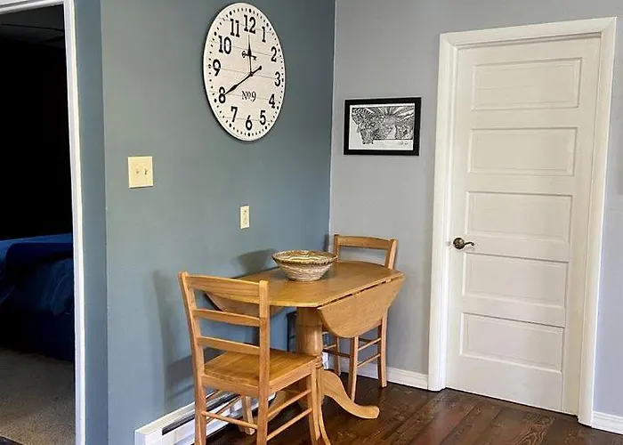 Charming Downtown Cottage With Porch & Backyard Retreat Near Beaverhead River In Dillon, Montana