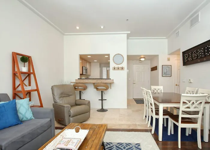 Downtown Pismo Beach Modern Updated Single-Level