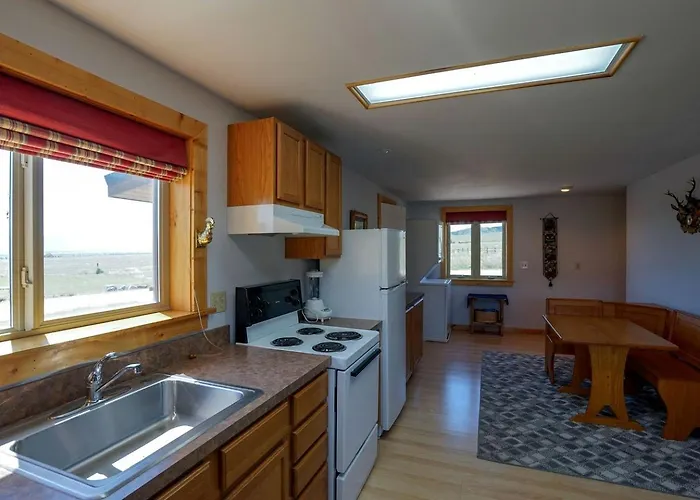 Adorable Montana Mountain Cabin With Scenic Views, Near Virginia City & Nevada City, Mt