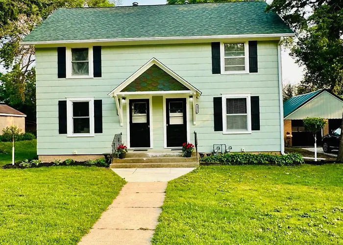 The Birchwood - At Twin Pines-Walk To The Lake!