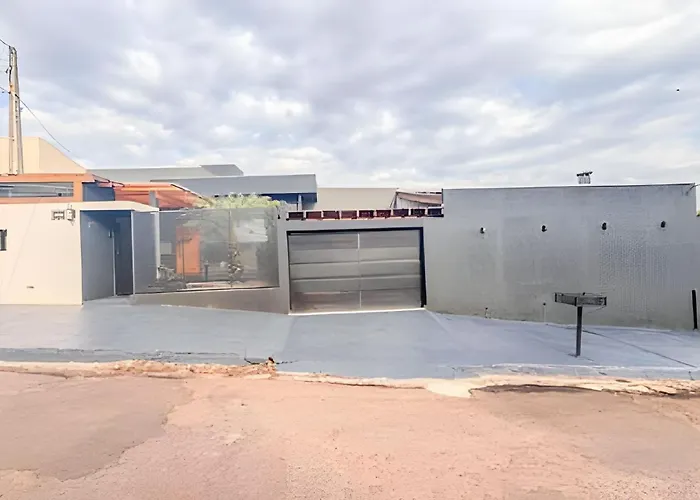 Casa no Jd Oriental, ar condicionado e vaga