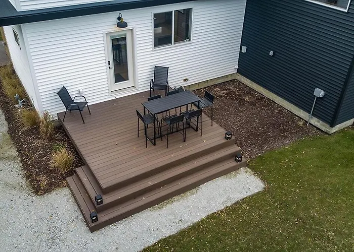 Modern 3-Bedroom Home With Lake Huron Beach Access