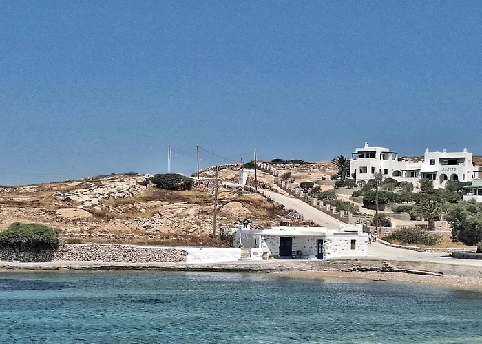 Karnagio - Traditional Seafront House