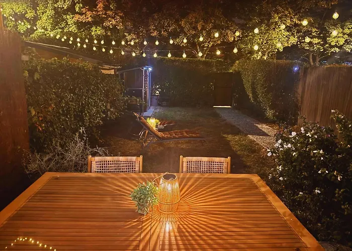 Maison Langevin 2-Bedroom House With Cozy Garden & Patio