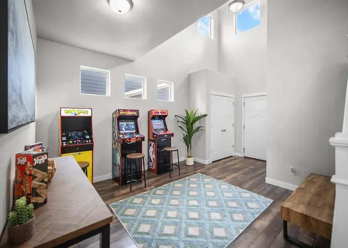 Charming Family Stay W Arcade Theatre Ski Haven Walking Trails And River Walk In Backyard