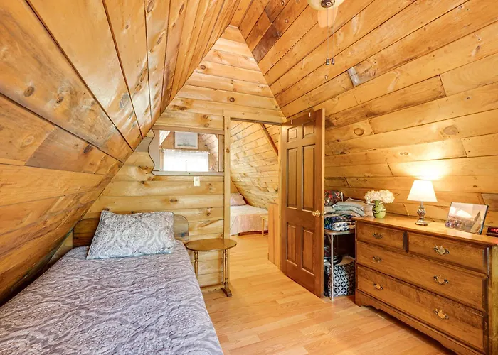 7 Mi To Ski Slopes! Cozy Madison Cabin W/ Fire Pit
