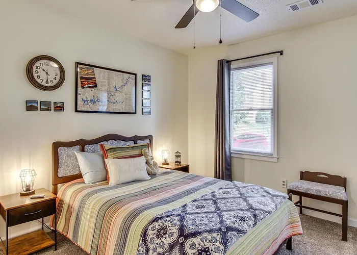 3 Mi To Marina: Quiet Getaway W/ Deck In Lexington