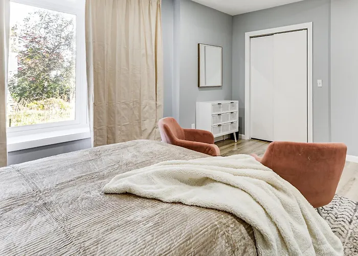 2 Mi To Uscg Academy! Convenient New London Home