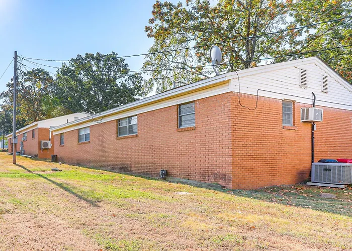 Shared Dock & Yard: Greers Ferry Lake Home!
