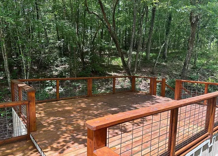 Waterfall Cottage, Hot Tub, Game Room, Fire Pit