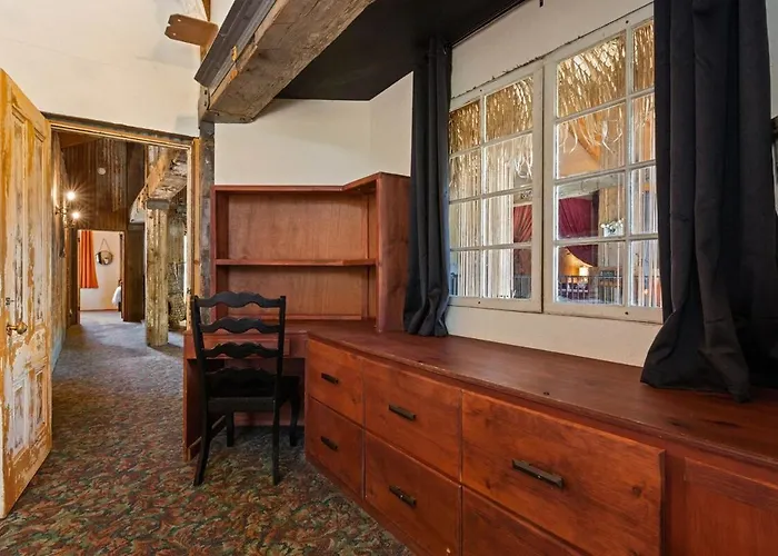 Unique Stay! Pool, Hot Tub, Game Room, Views