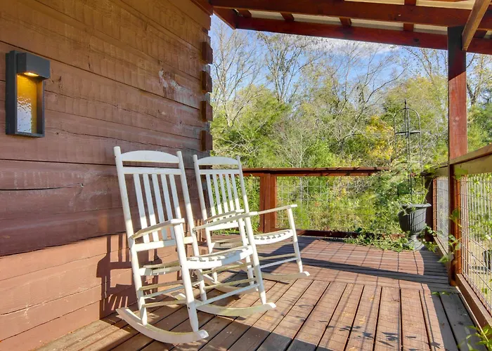 Hike & Unwind, Peaceful Wooded Retreat In Newport