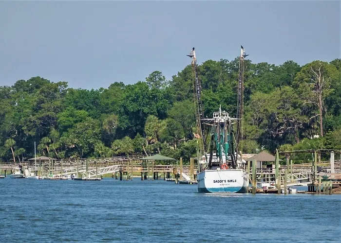 Charming Old Town Loft, Nestled In The Heart Of Historic Bluffton, Sc