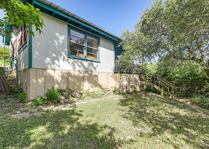 Trails On-Site! Pet-Friendly Lake Whitney Cottage
