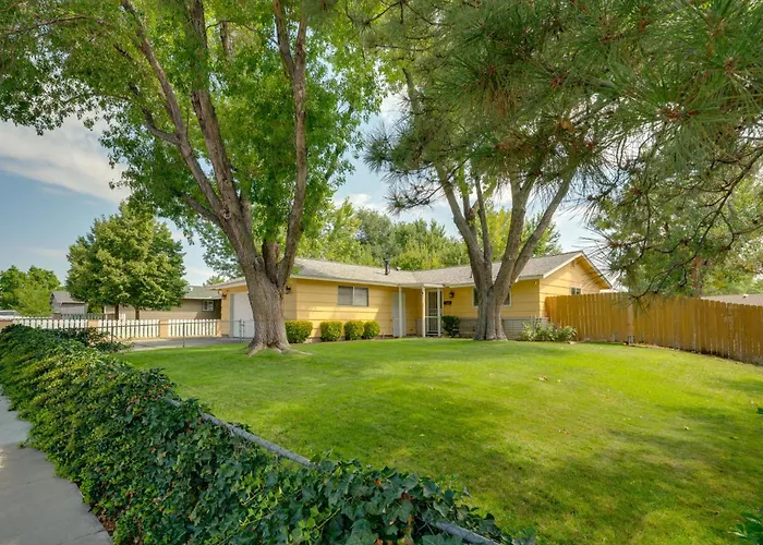 Quiet & Convenient Sparks Retreat Near I-80 & Reno