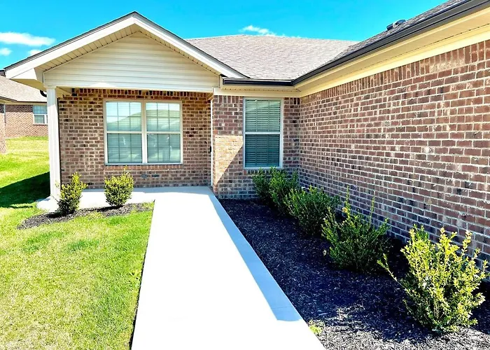 Modern 2Bd 2Ba - Near I75, No Steps, Free Wifi