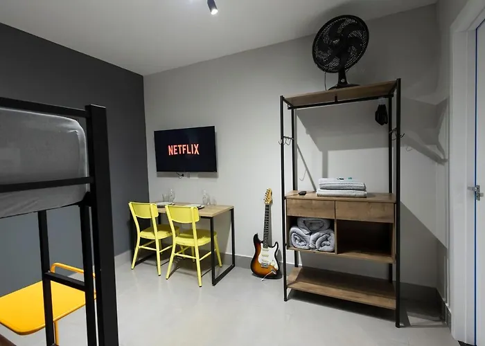 108-Studio Funcional Com Treliche Prox Uel