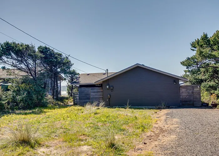 Ocean Front With Beautiful Views! The Beach House-Seal Rock